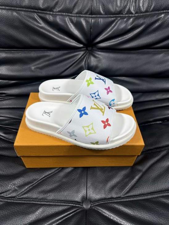 Picture of Louis Vuitton Slippers _SKULVsz38-45jyq0120721